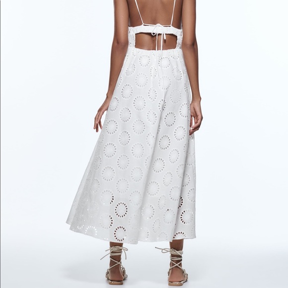 ZARA Cutwork Dress - Picture 4 of 5